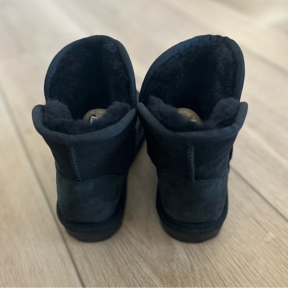 Kirkland Black Shearling Scalloped Edge Boot Size 7 - Picture 9 of 15